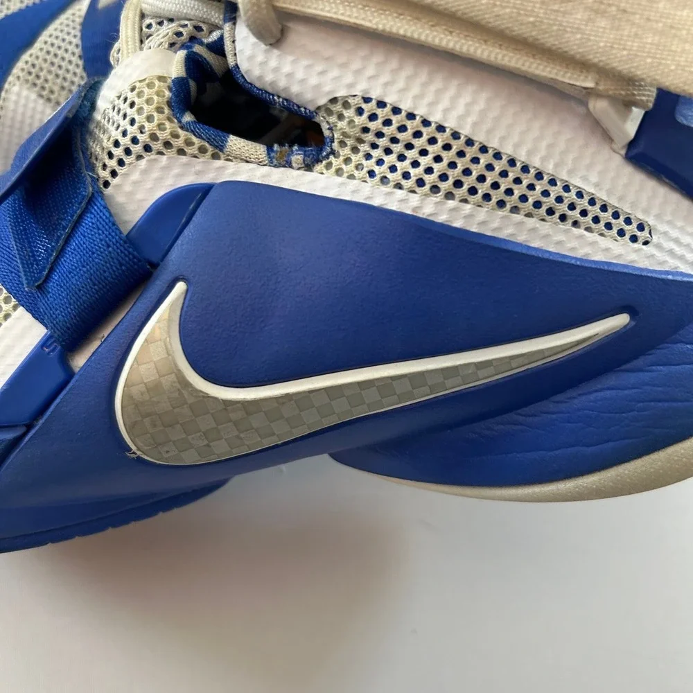 Nike LeBron Soldier 9 Shoes Kentucky Wildcats BBN Boys 6Y Blue White 776471-104